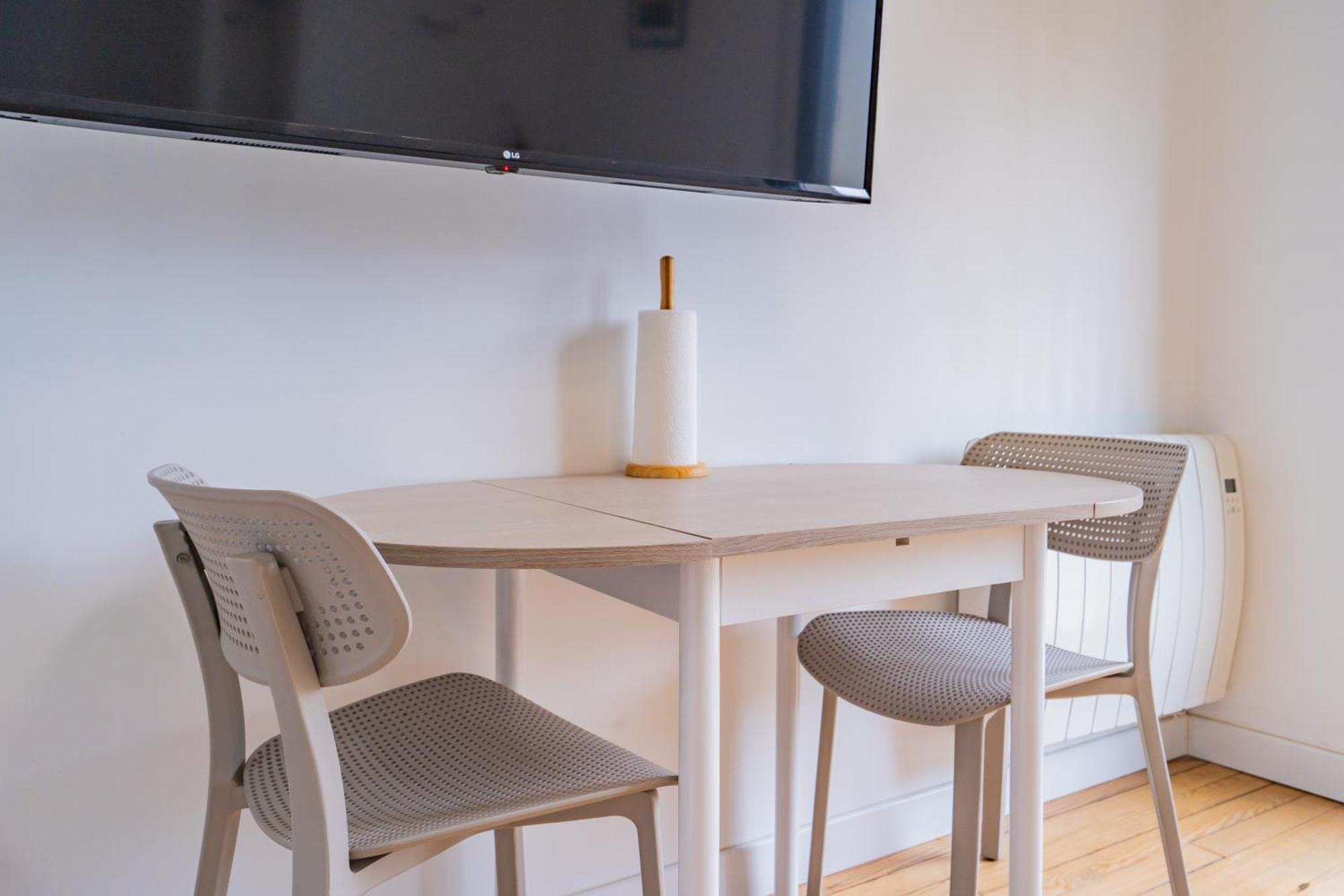 1 Proche Airbus à St Martin Du Touch Appartement *